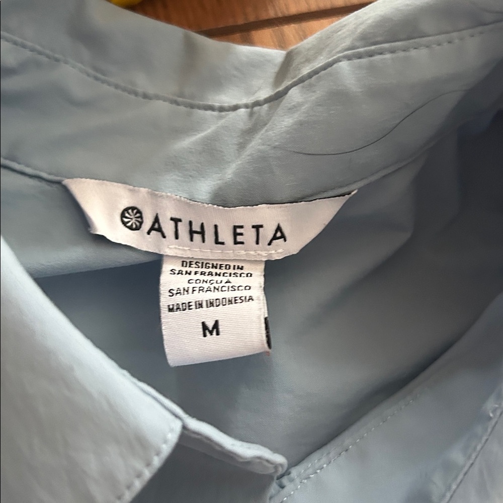 Athleta Light Blue Button-Up Women's Top - Picture 5 of 6